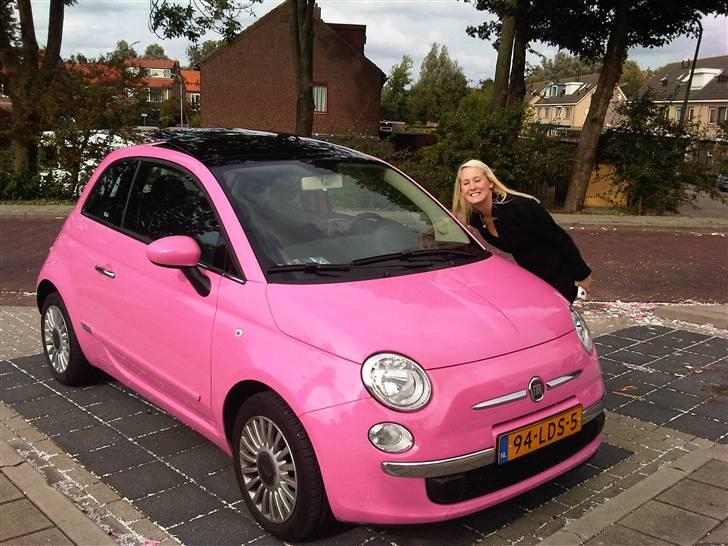 Kvinde Louise Ninna - Favorit bilen :) billede 4