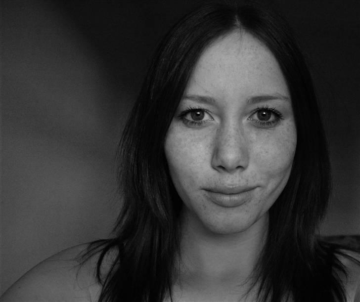 Kvinde Maja - I´m a host of imperfection billede 1