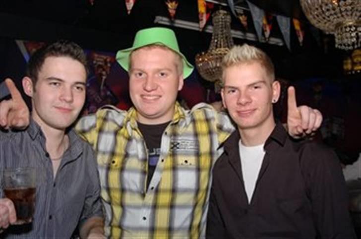 Mand Rune Lind :) - Mig til højre ;)  billede 12