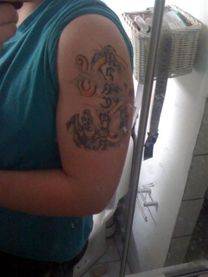 Mand Andreas - min føreste tatoo var 14 der jeg fik den lavet mener jeg :D billede 13