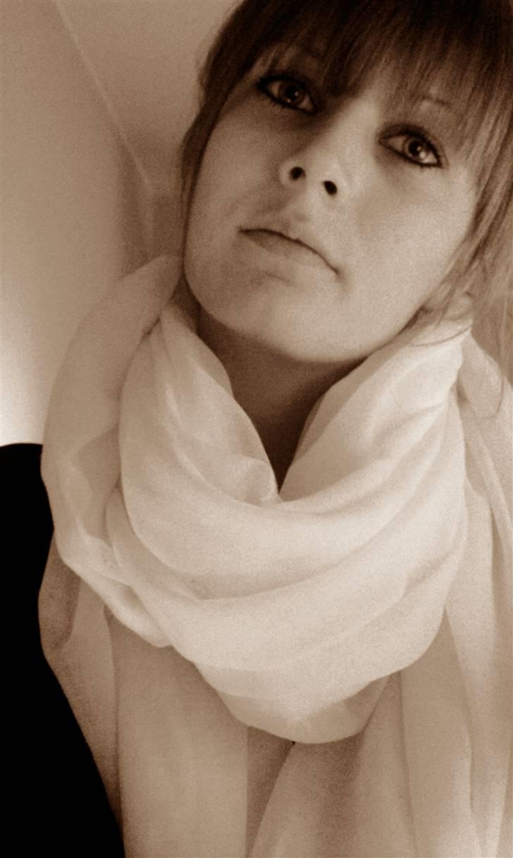 Kvinde Carina - December 2010 billede 10