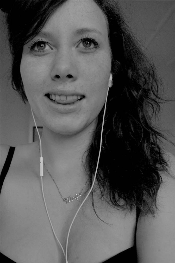 Kvinde Maja - If it´s your birthday baby, I´m going to grant your wish billede 16