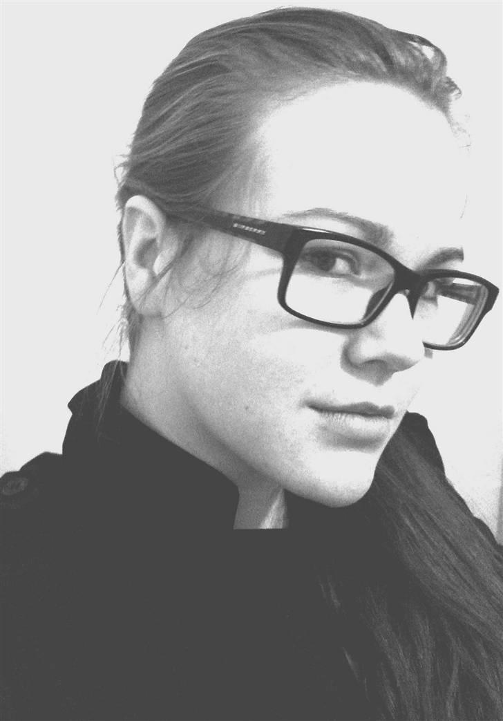 Kvinde Julie - Vinter 2010 billede 4