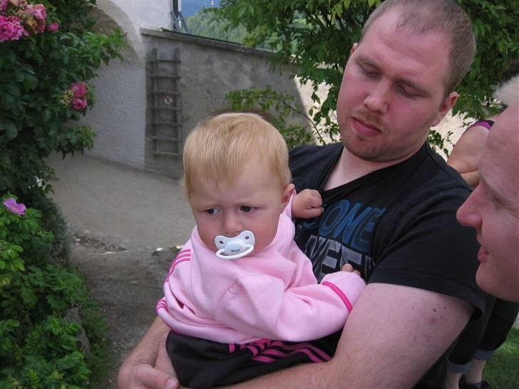 Mand A.Hansen - Min udeboende datter på 17 mdr. min lille øjesten billede 5