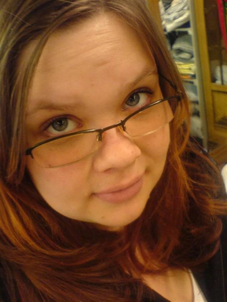 Kvinde Laila - genbrugsbriller giver muligheden for at rocke mormorlooket! billede 6