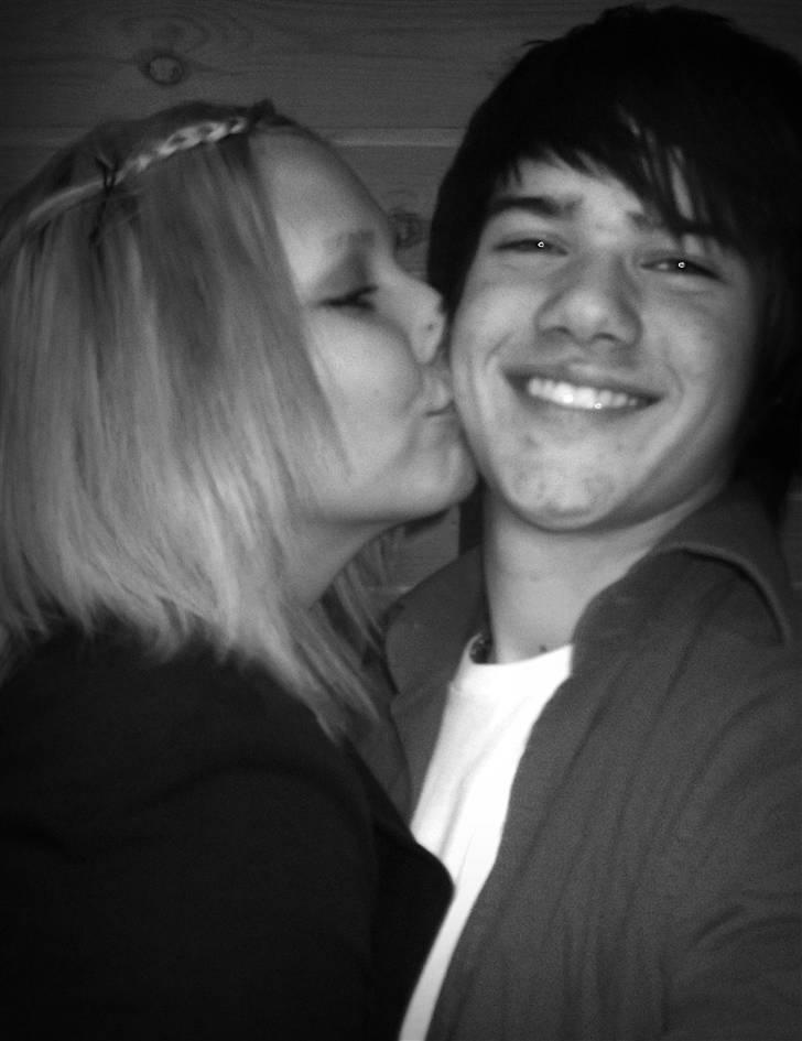 Kvinde Lenette  - Har du fundet den ægte kærlighed så slip den aldrig. De andre du siden måtte finde, kan vise sig at være dårlige kopier. (jeg har fundet min rigtige) :* billede 8