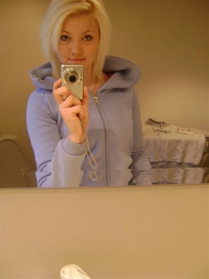 Kvinde Carina Bertelsen.  billede 4