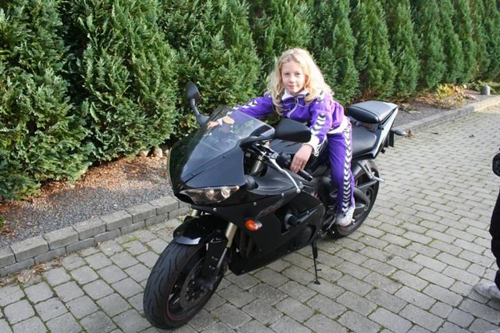 Mand Patrick k - Min kusine kører sin første tur alene :) billede 7