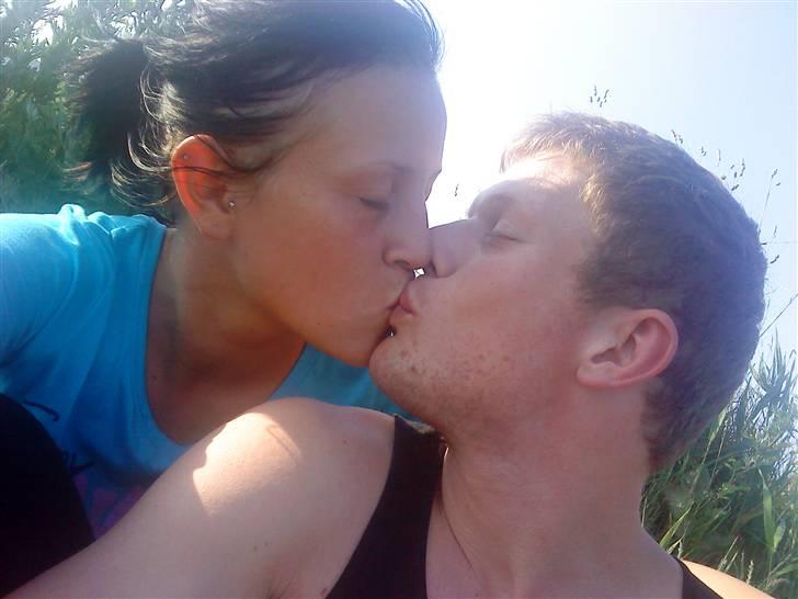 Kvinde Julie - Jeg er ingenting uden dig, nu 3 ½ år med dig og vil aldrig bytte de år med noget <3 billede 14