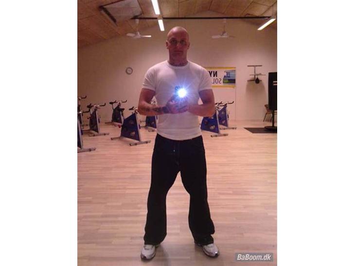 {{currentPhoto.altText}} billede {{currentPhoto.number}}