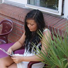 Kvinde Jenny - kinderæg i: 