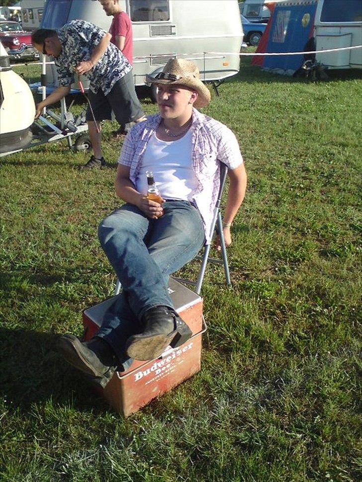 Mand Martin - Lige ankommet på træfpladsen.

Nu skal weekenden nydes :) billede 1