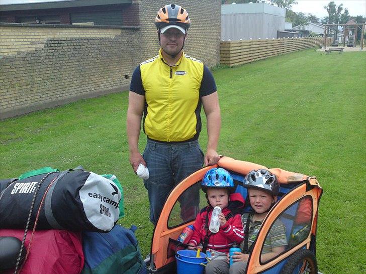 Mand martin bager nielsen - klar til cykel ferie sammen med mine sønner i 2010 bare os 3 billede 8