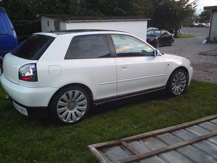 Kvinde Dianna - .. min Audi :) billede 4