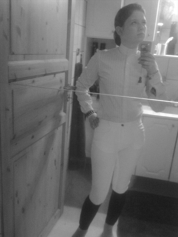 Kvinde Marie Louise M-D - i mit stævne tøj..  grimt billede billede 13