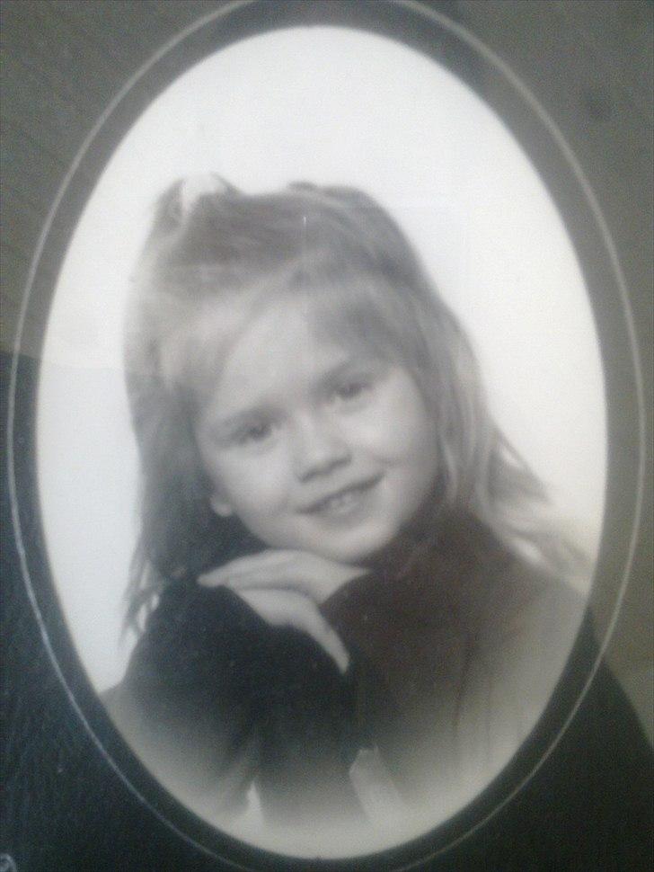 Kvinde Marie Louise M-D - MIIG som barn.. såå sød billede 14
