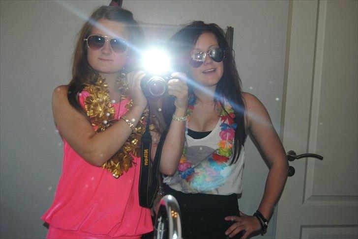 Kvinde Sarah - Mig og Stinne <3 - mig til højre :) billede 2