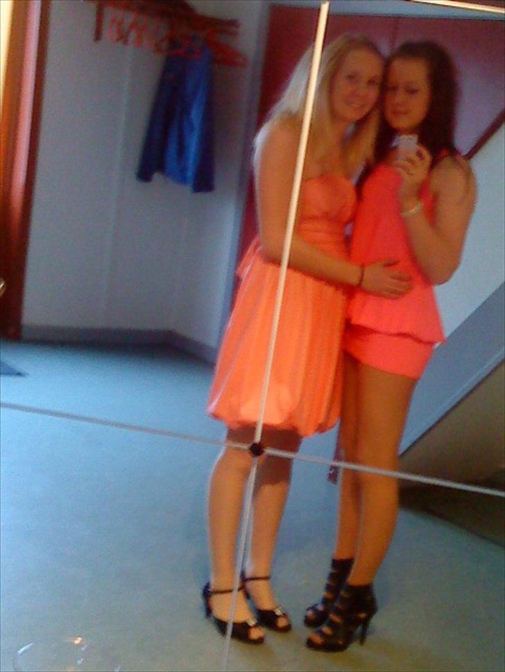 Kvinde Sarah - mig og Lærke - mig til højre endnu engang :) billede 5