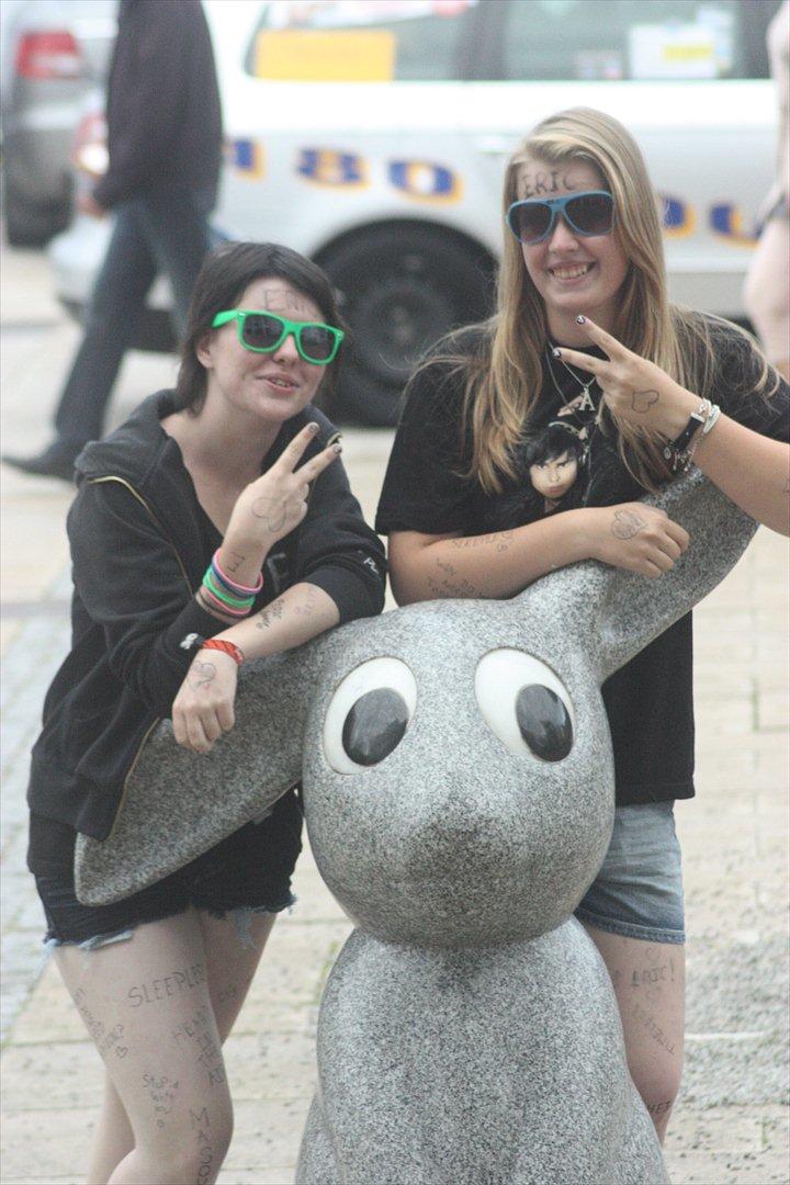 Kvinde Luise <3 - Min skath, og vores Kanin ! :D juli '11 billede 12