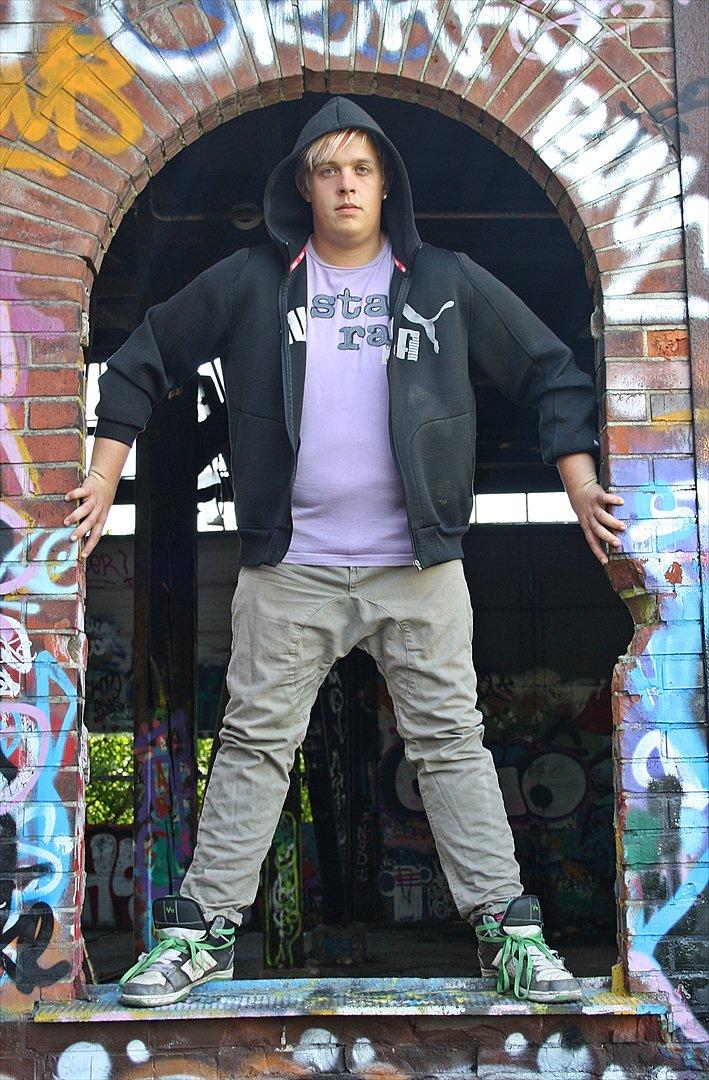 Mand Dennis - Ja jeg er ikke den kønneste men jeg er mig selv taget den 27-7-11 af lene pene på min venneliste billede 16