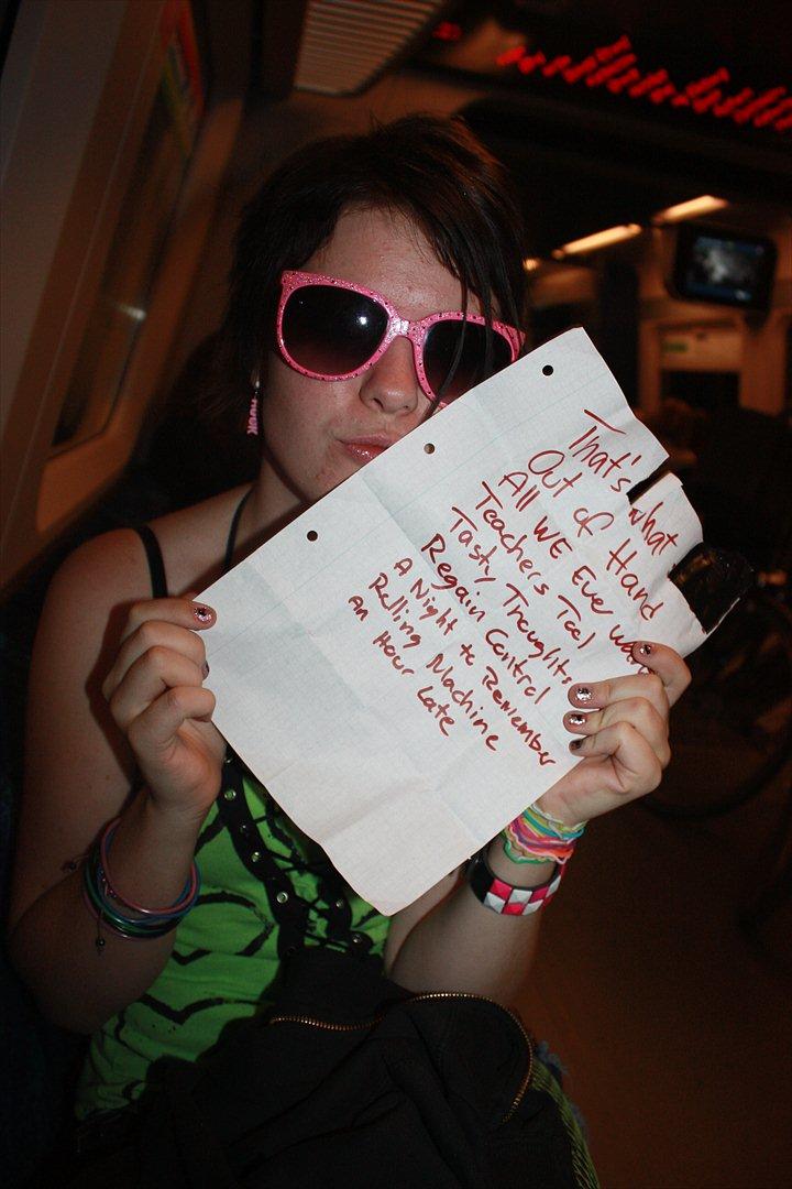 Kvinde Luise <3 - På vej hjem fra Clean Dust :D Daniol's playliste :D
September '11  billede 13