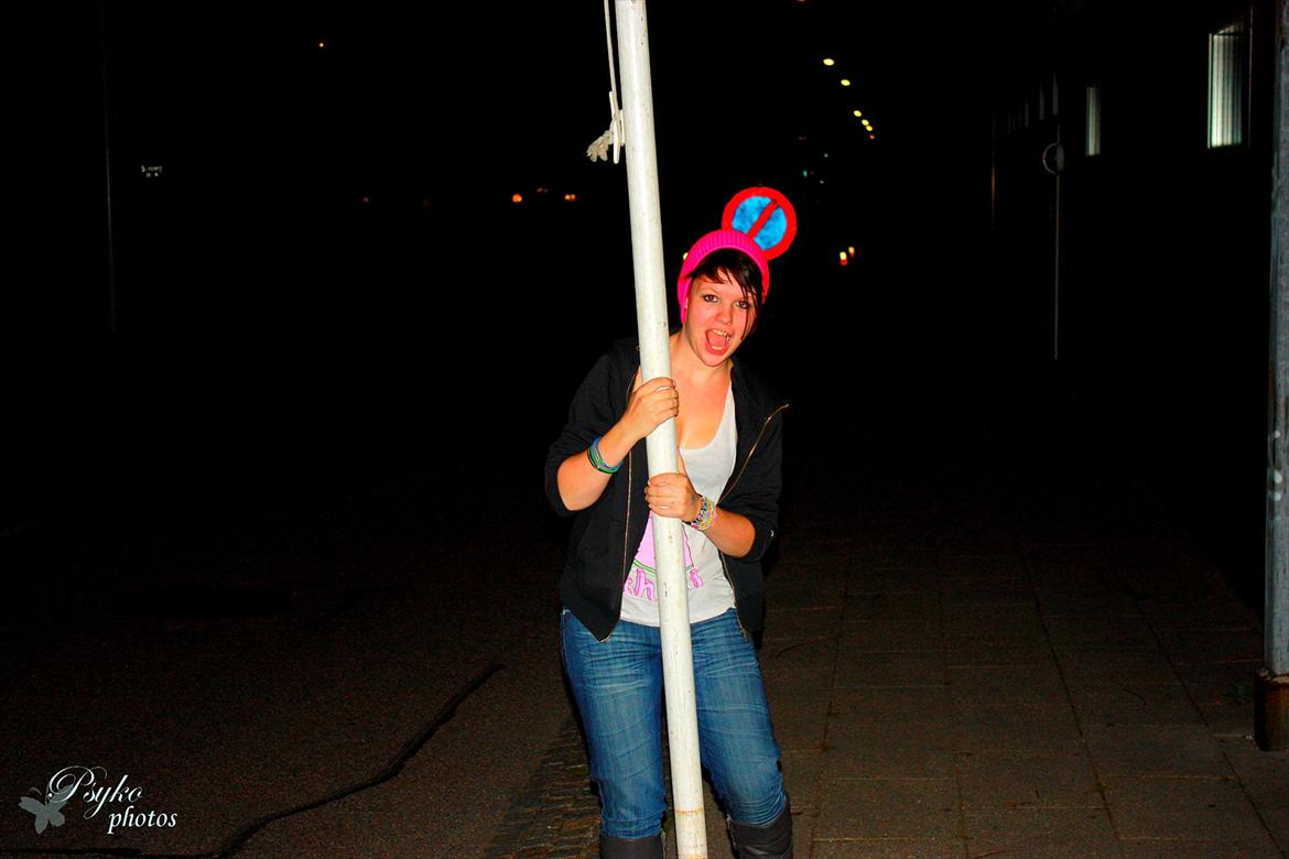 Kvinde Luise <3 - Wierdo? :D
September '11 billede 5