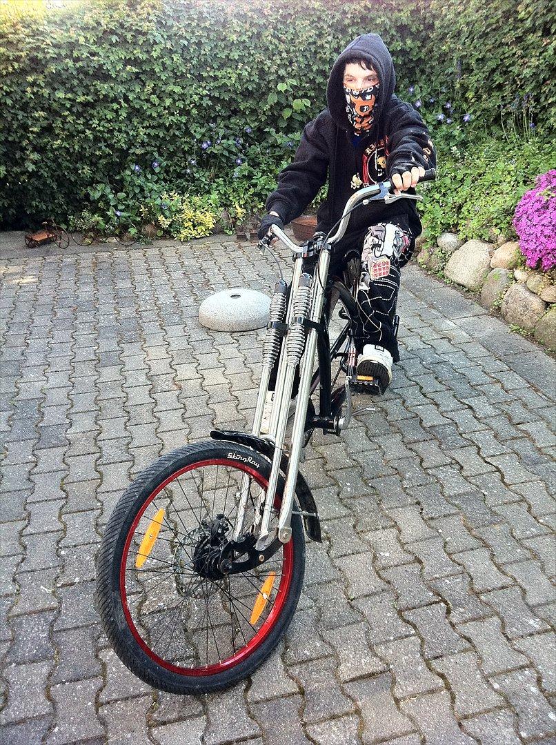 Mand jonas - min lillebror nye cykel med mig på billede 9