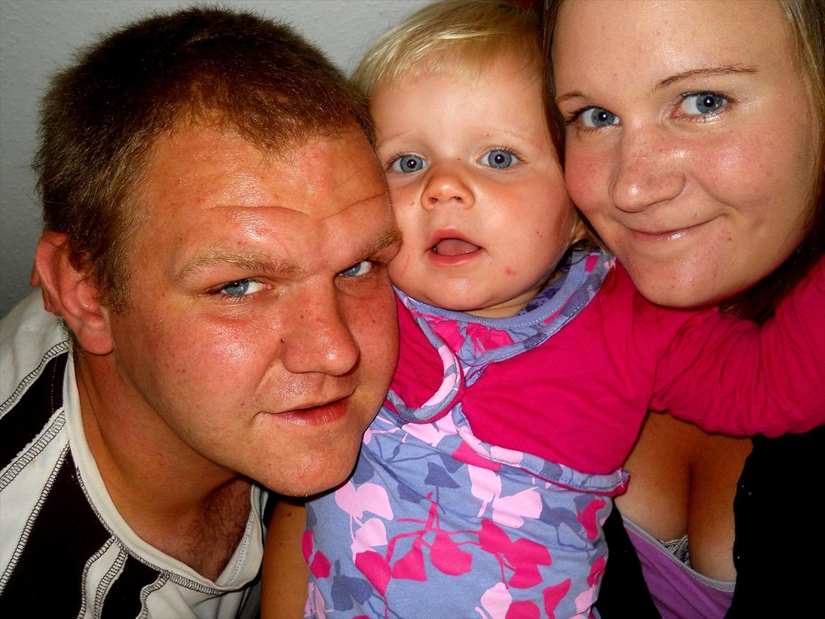 Kvinde Henne - lige et familiebillede :) billede 12