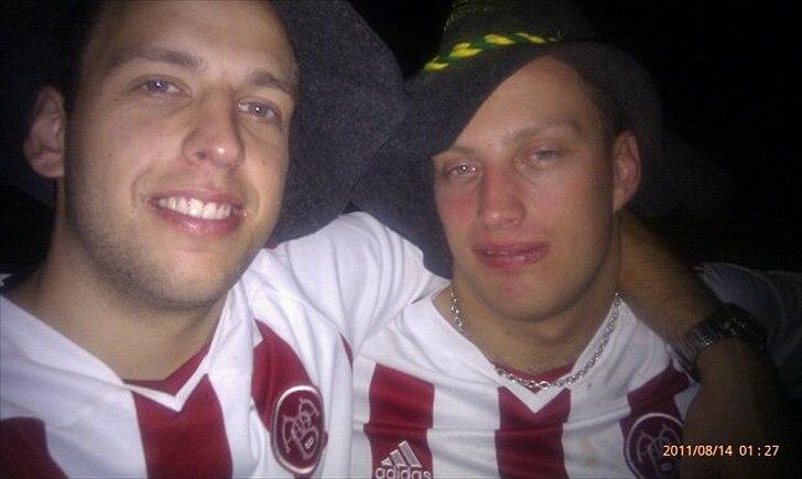 Mand thomas - mig og min kammerat på vej hjem fra Fodboldkamp (pisse stive) billede 16