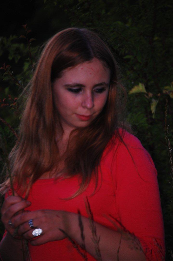 Kvinde Bella Vinter - Photoshoot 24. Juni 2011.
Fotograf: Katrine Bender Petersen billede 9