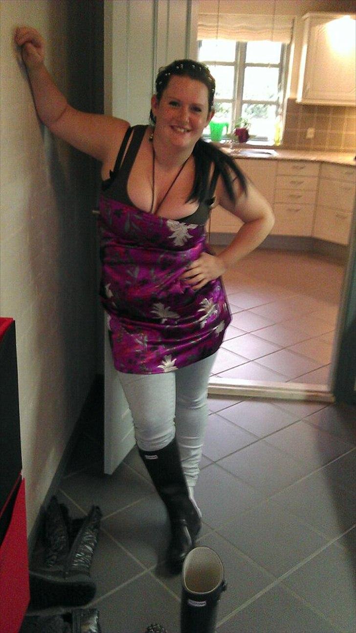 Kvinde Lonnie M - Prøver her og skabe den nye mode :b billede 6