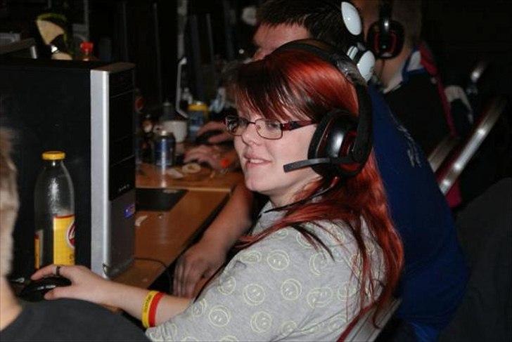 Kvinde Yankee aka Katja - Til Netparty i Toftlund.... Mega nice.... Og ja er nørd :-) Billede fra Oktober 2011 billede 1