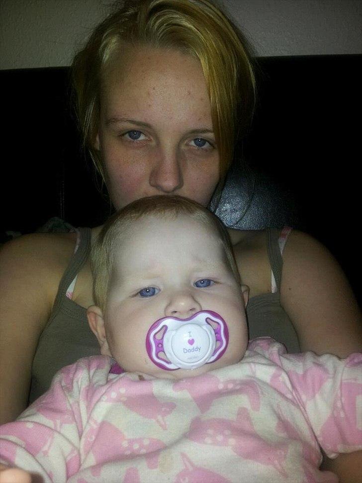 Kvinde Sabrina Folmann ;* - taget d.  17/11-11 <3 billede 1