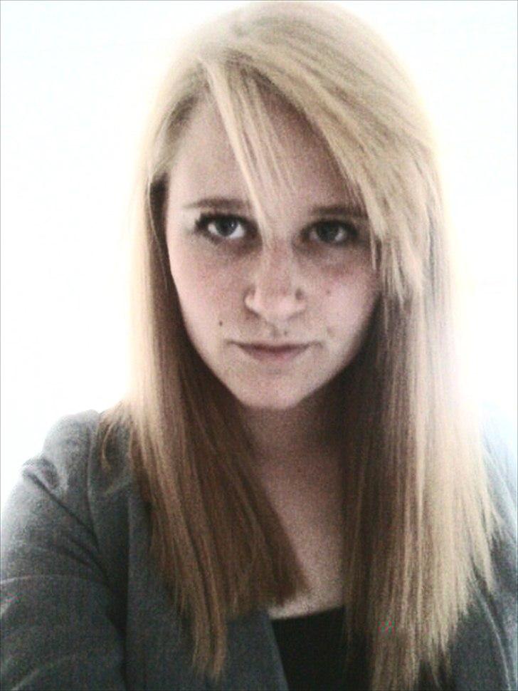 Kvinde Mathilde - Nuet er det punkt, hvor tiden rører evigheden. billede 6