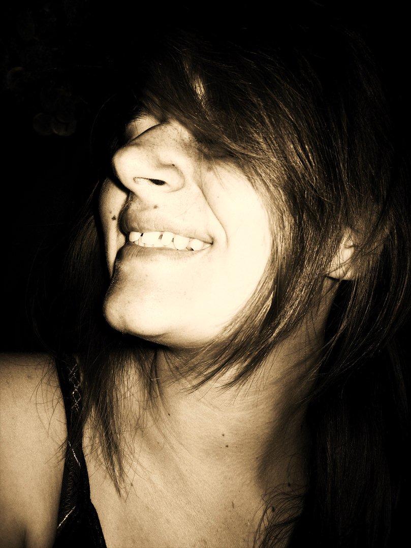 Kvinde Mathilde - En dag tog jeg mig selv i at smile uden grund
 så indså jeg at det var fordi jeg tænkte på dig. billede 9