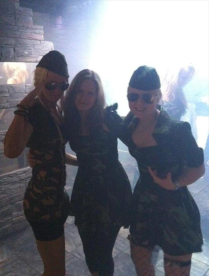 Kvinde Kristina - Mig i midten billede 10