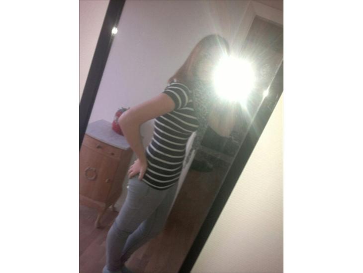 {{currentPhoto.altText}} billede {{currentPhoto.number}}