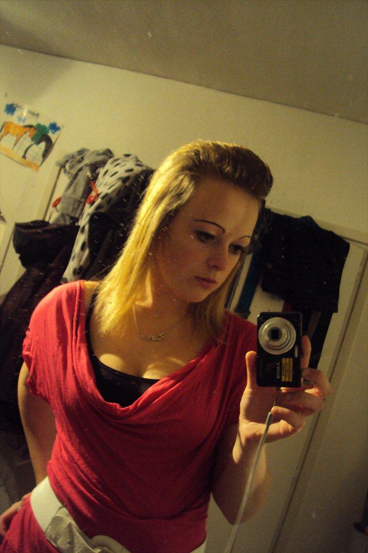 Kvinde katinka - Inden party, uden øjnbryn som er optegnede ;-) 2010 billede 9