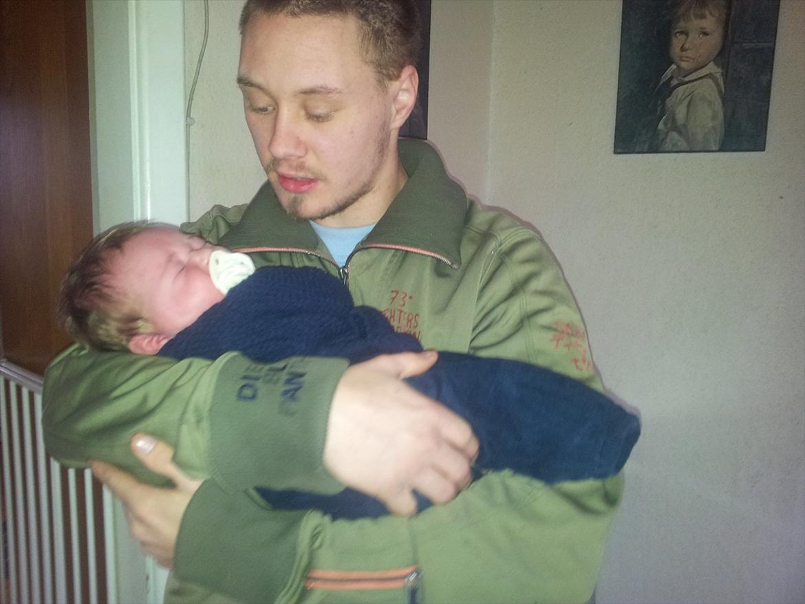 Mand Dan Andersen - her er jeg så med min anden søn som skal hede morten han blev født den 30-11-2011 billede 1