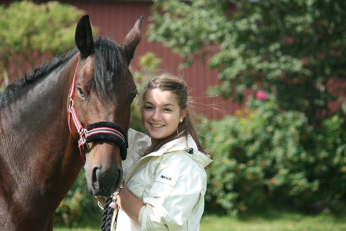 Kvinde Caroline Efryd - Mig og min gamle pony Darling billede 2