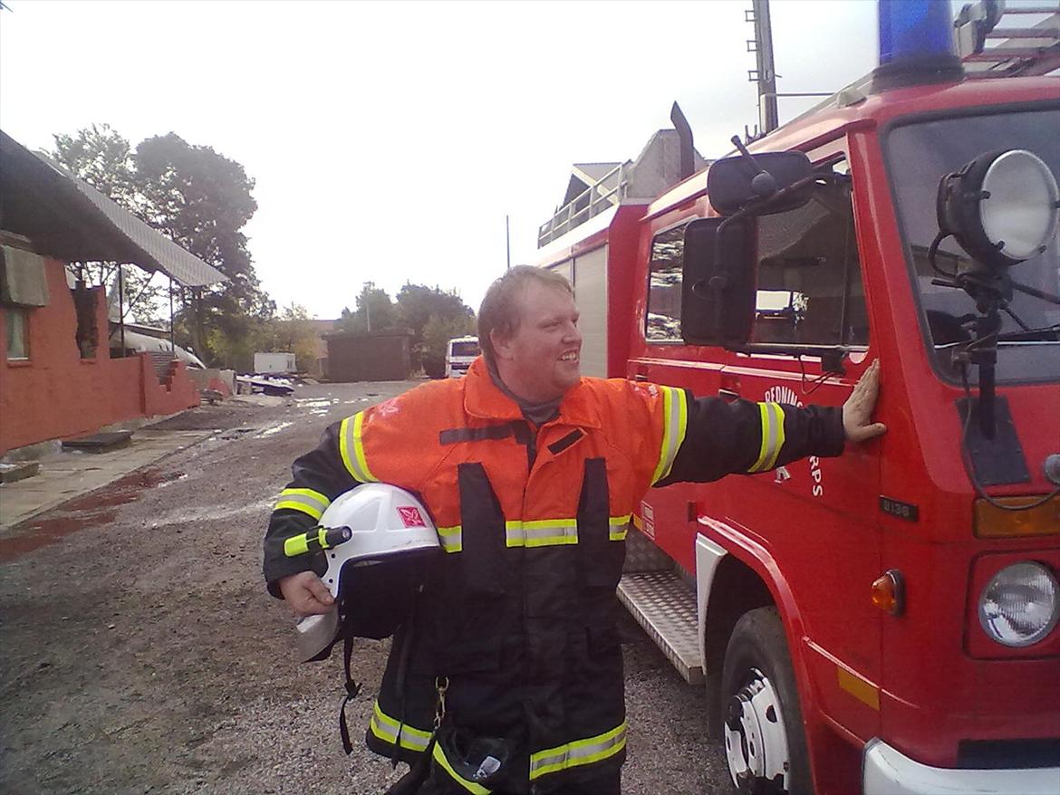 Mand allan billede 2