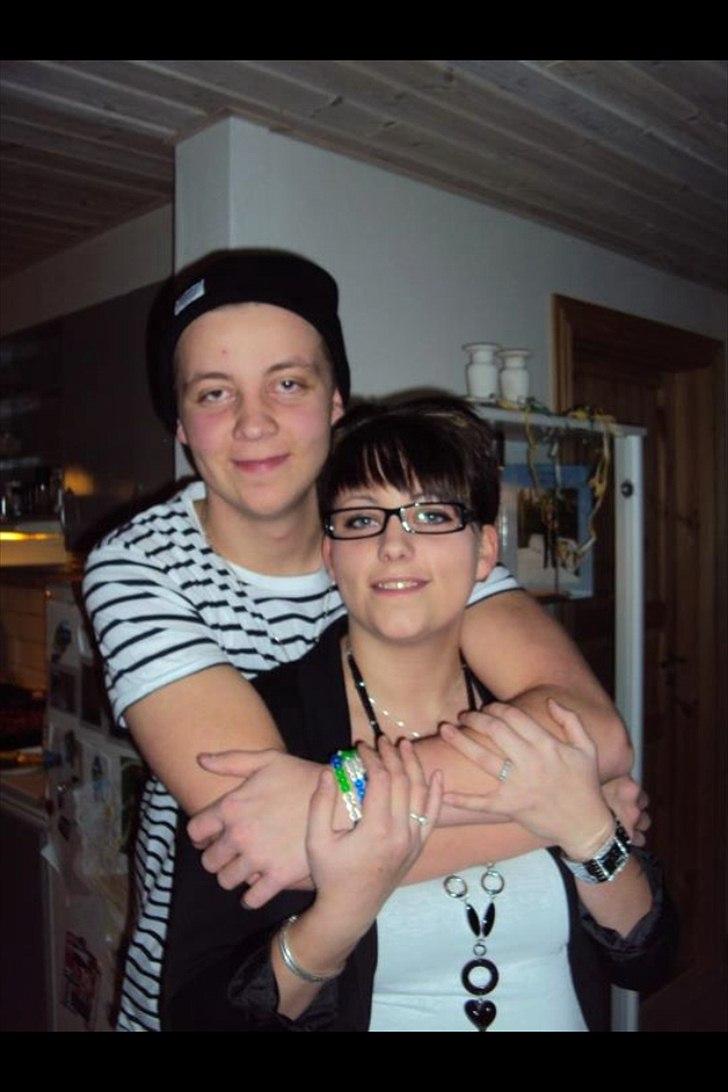 Kvinde Louise Hjorth - Min dejlige lillebror! <3 billede 5