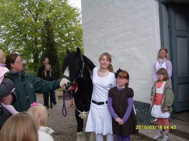 Kvinde Sacha V - Til min konfirmation, hvor jeg fik verdens bedste pony :*. billede 17