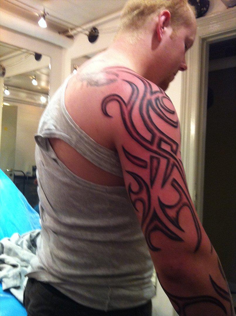 Mand jannik P - min tattoo som der stadig mangler en del maling endnu.. :) billede 7