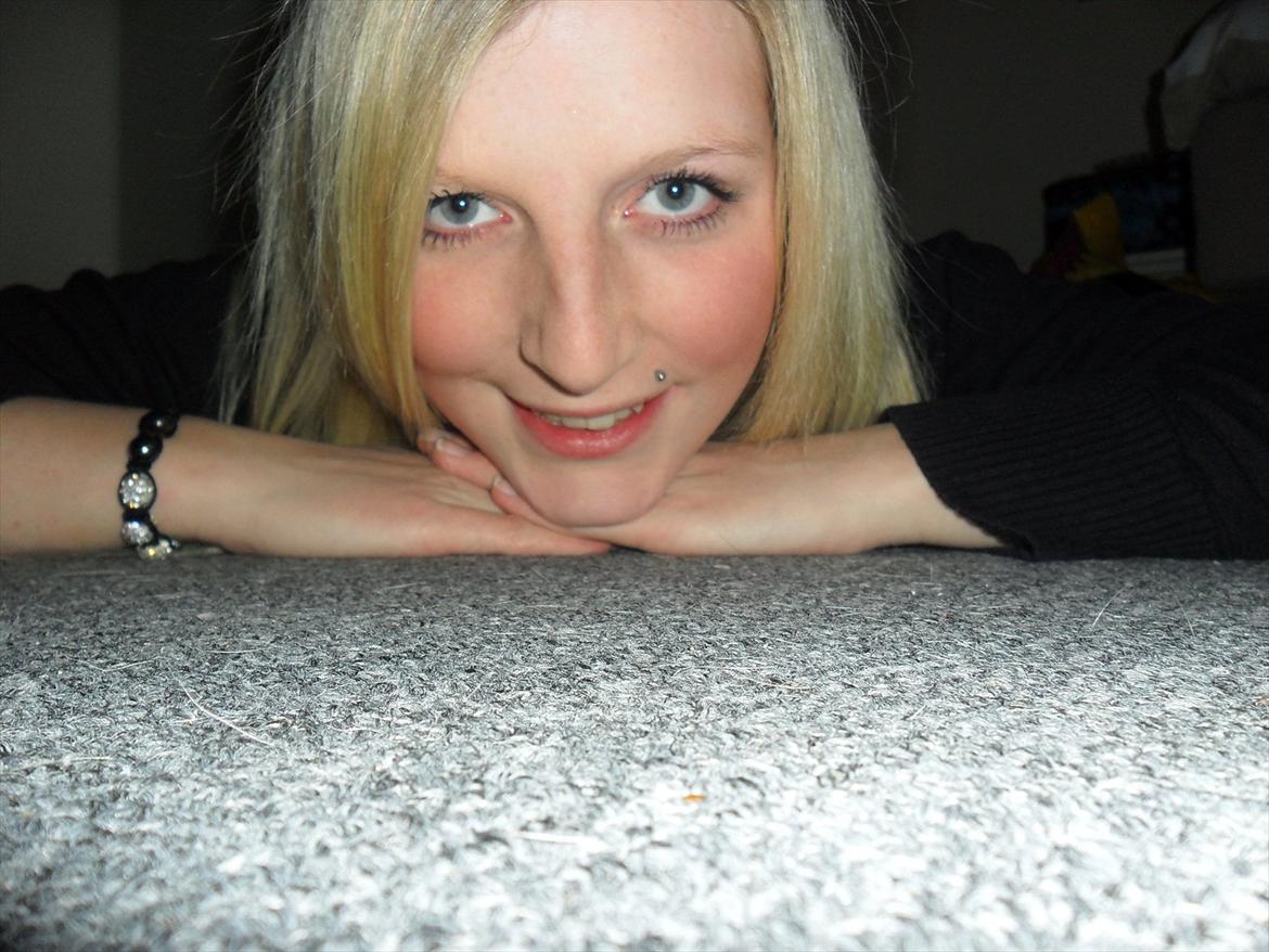 Kvinde Mia Sørensen - et af mine nyeste photo-shoot billeder (; i like it ! foto: michael wonderberg. billede 4