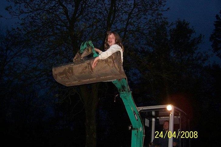 Kvinde anni - hygger med min papfar billede 9