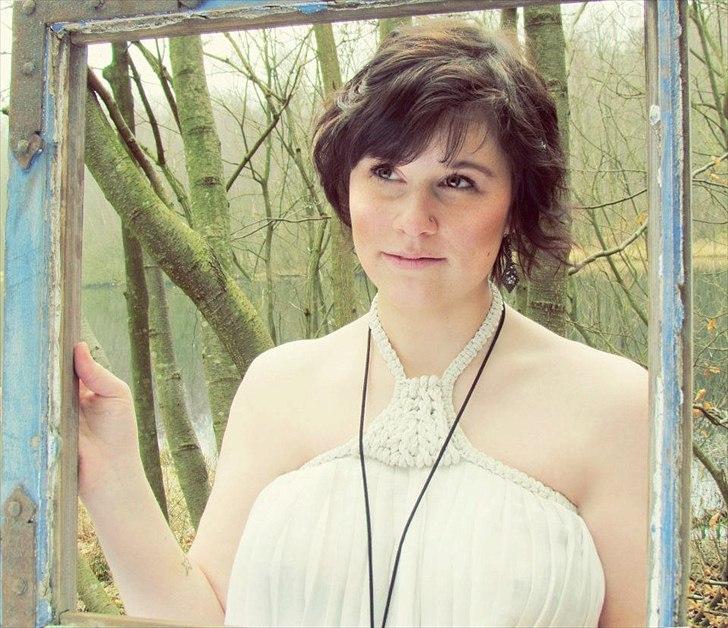 Kvinde Mette Elena - Dreaming Forest by Emma Kloster billede 2