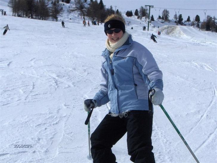 Kvinde Lotte Potte !  - Skiferie - 06 billede 3