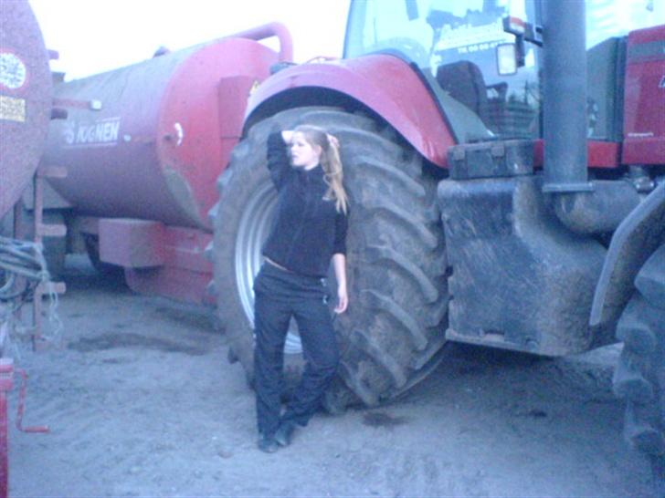 Kvinde Ann - Vældig smart gyllevogn... ja og traktor.. billede 5
