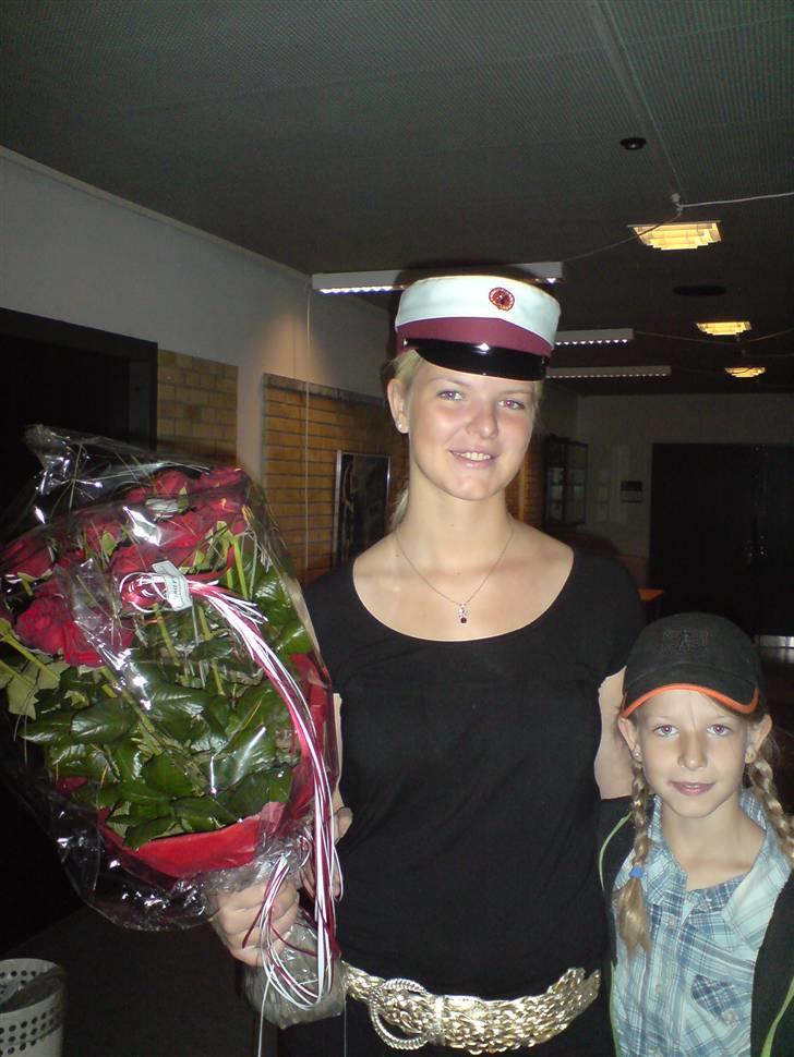 Kvinde Ann - Student 2008 fra Vesthimmerlands Gymnasium. En rigtig hue er RØD! billede 7